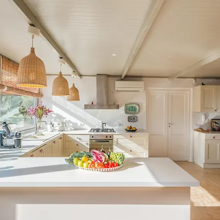 Helloapulia - Casa Romigi - Authentic Trulli E Lamie With Private Pool - 15min Drive Ostuni, 10min Drive Ceglie Messapica Villa